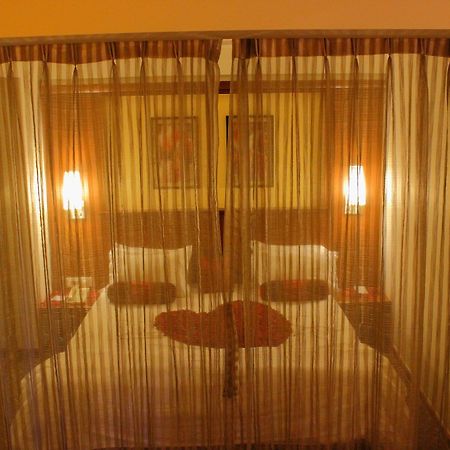 Hotel Skylon Ahmadabad Zewnętrze zdjęcie