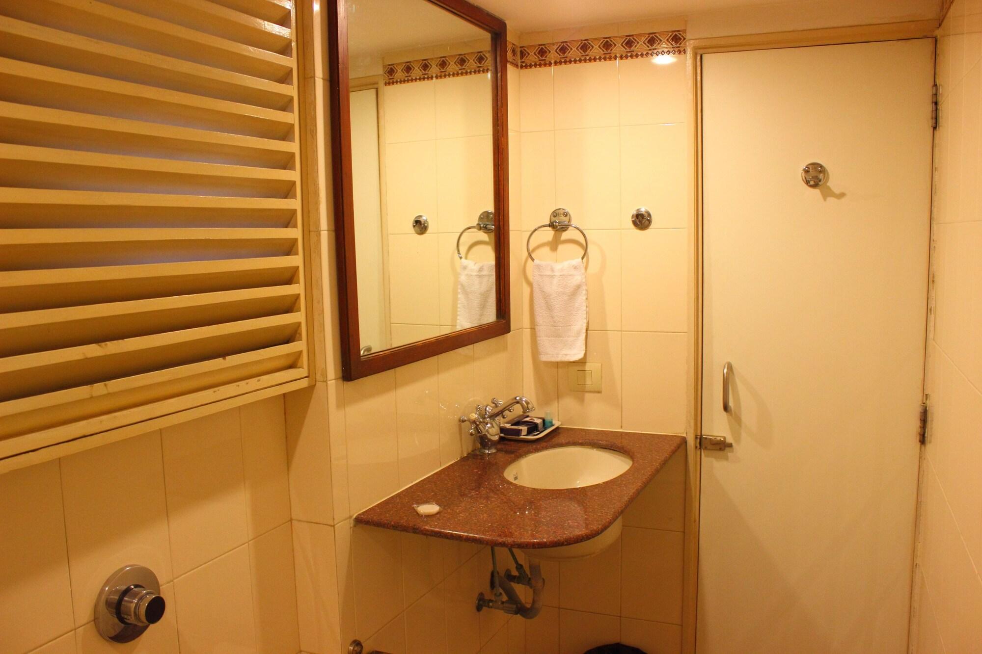 Hotel Skylon Ahmadabad Zewnętrze zdjęcie
