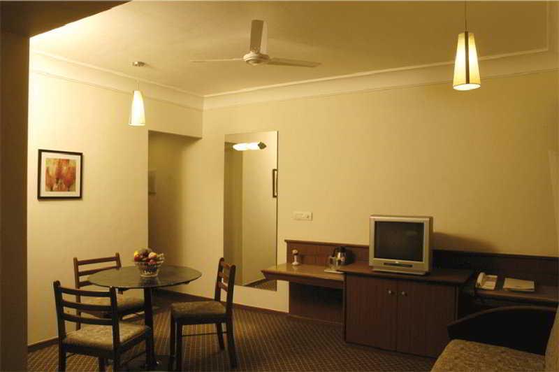 Hotel Skylon Ahmadabad Zewnętrze zdjęcie