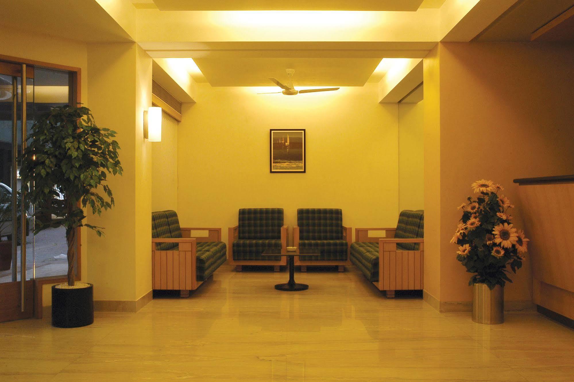 Hotel Skylon Ahmadabad Zewnętrze zdjęcie