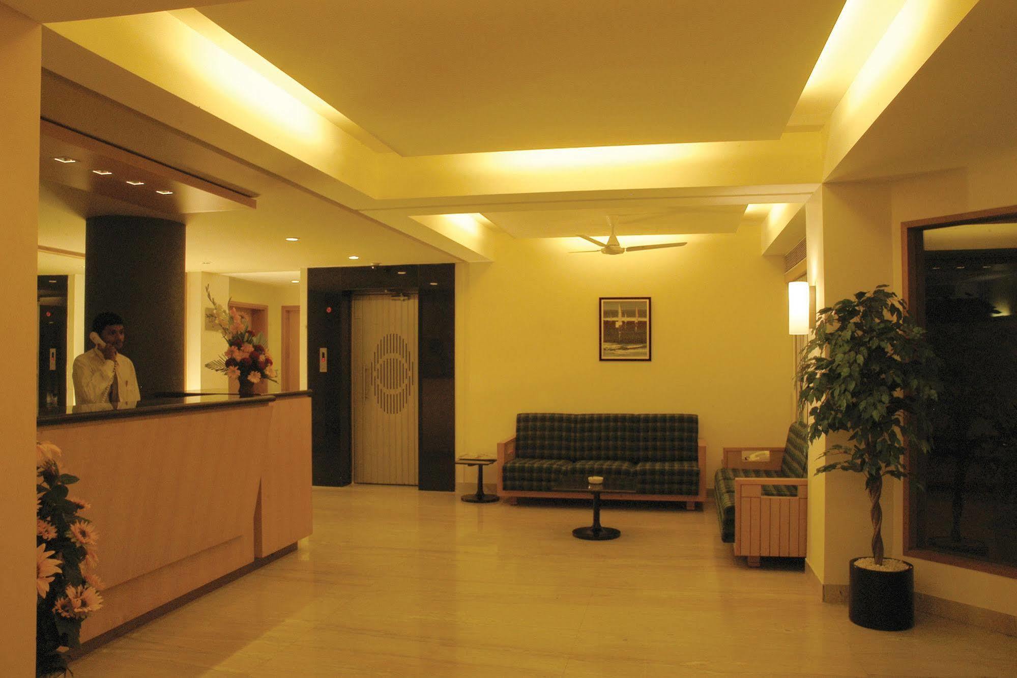 Hotel Skylon Ahmadabad Zewnętrze zdjęcie