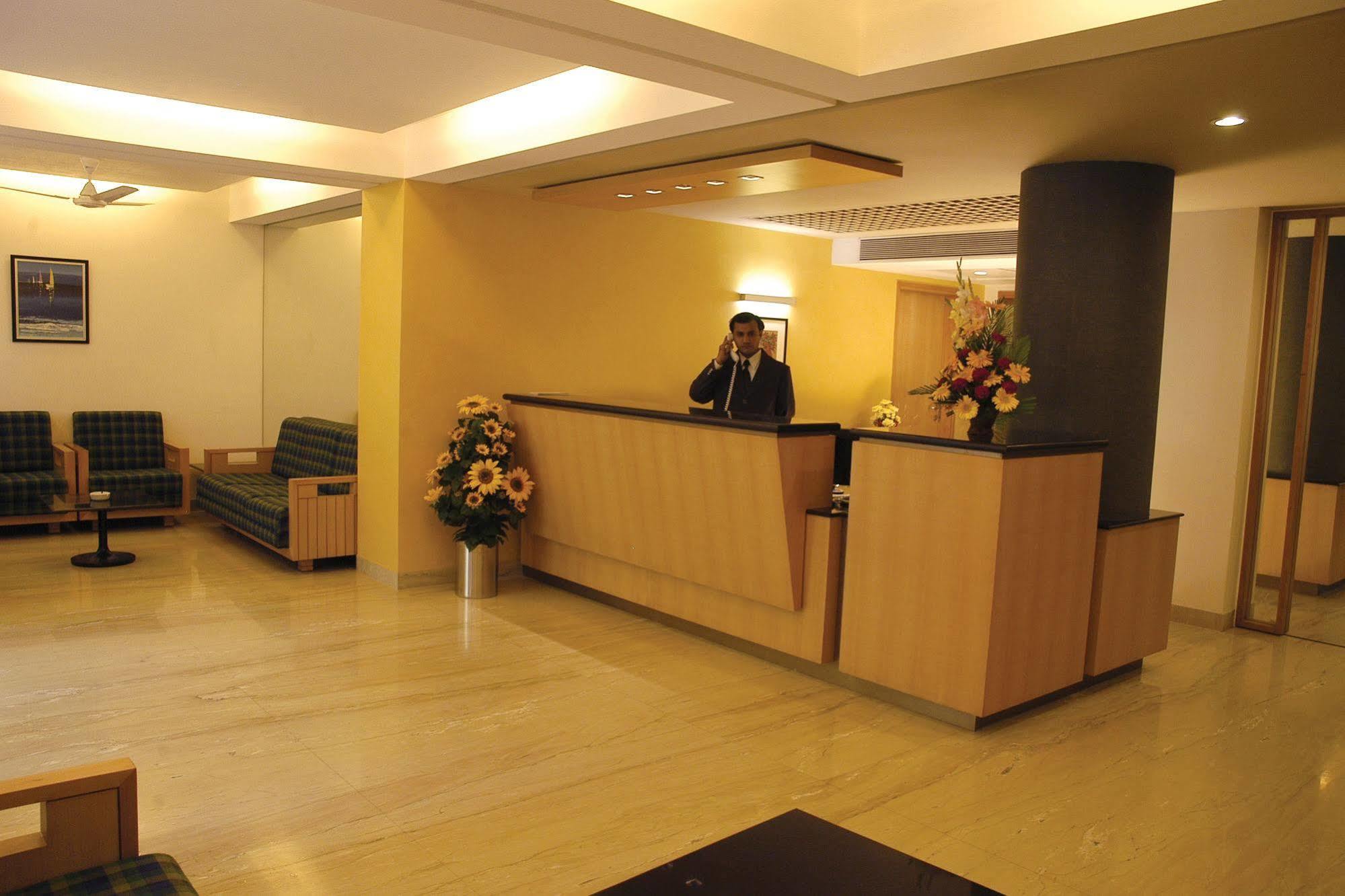 Hotel Skylon Ahmadabad Zewnętrze zdjęcie