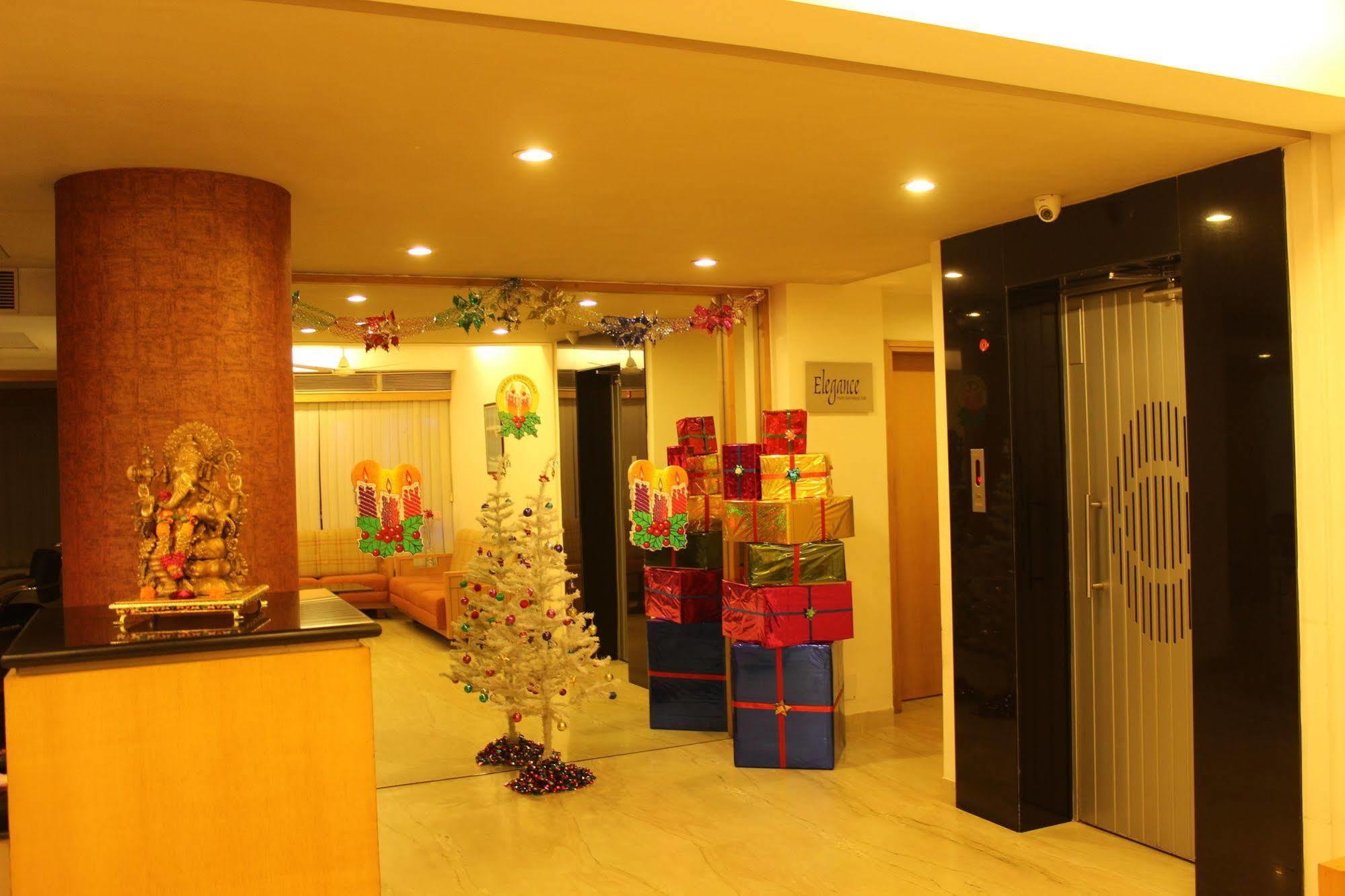 Hotel Skylon Ahmadabad Zewnętrze zdjęcie