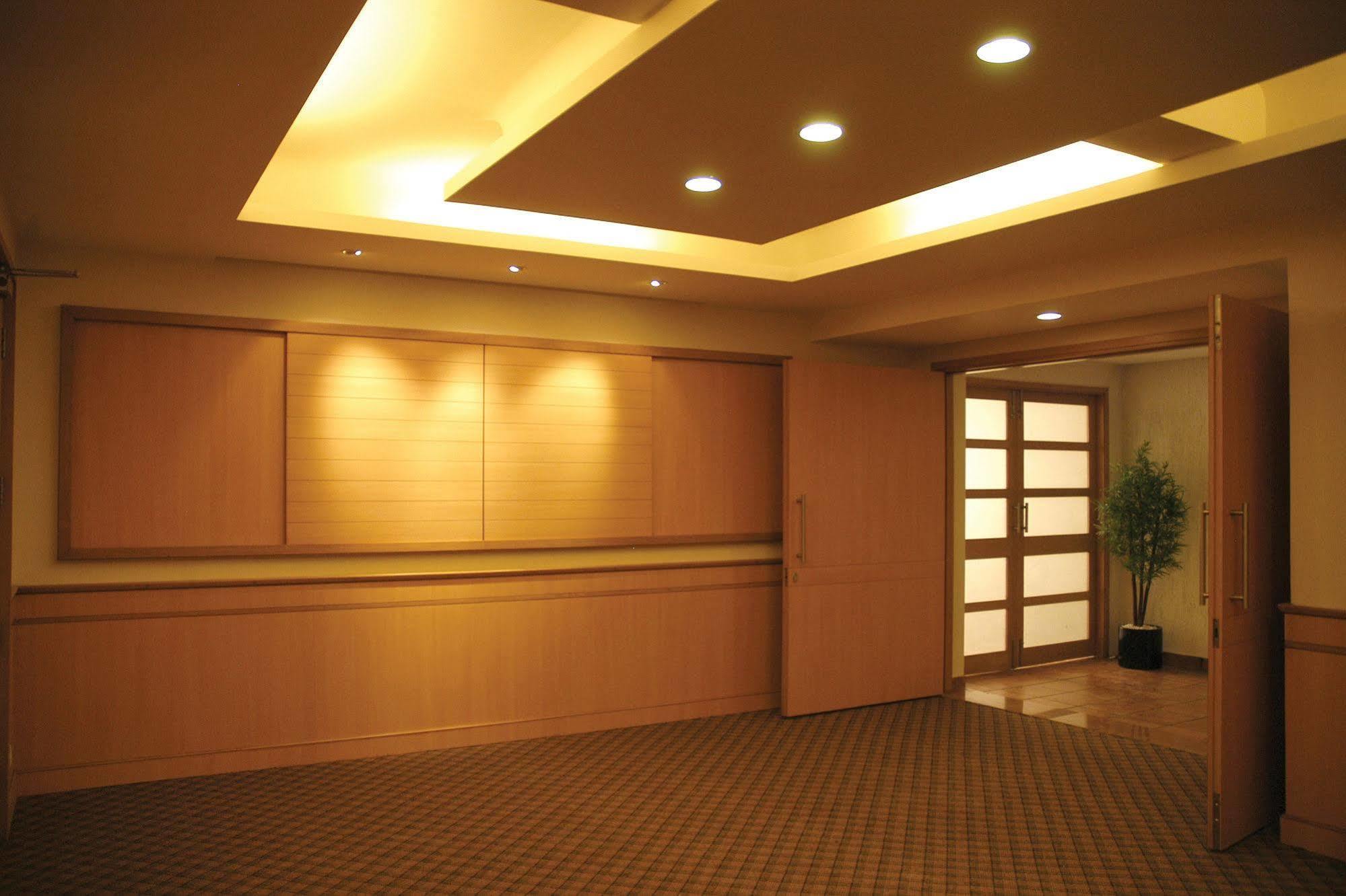 Hotel Skylon Ahmadabad Zewnętrze zdjęcie