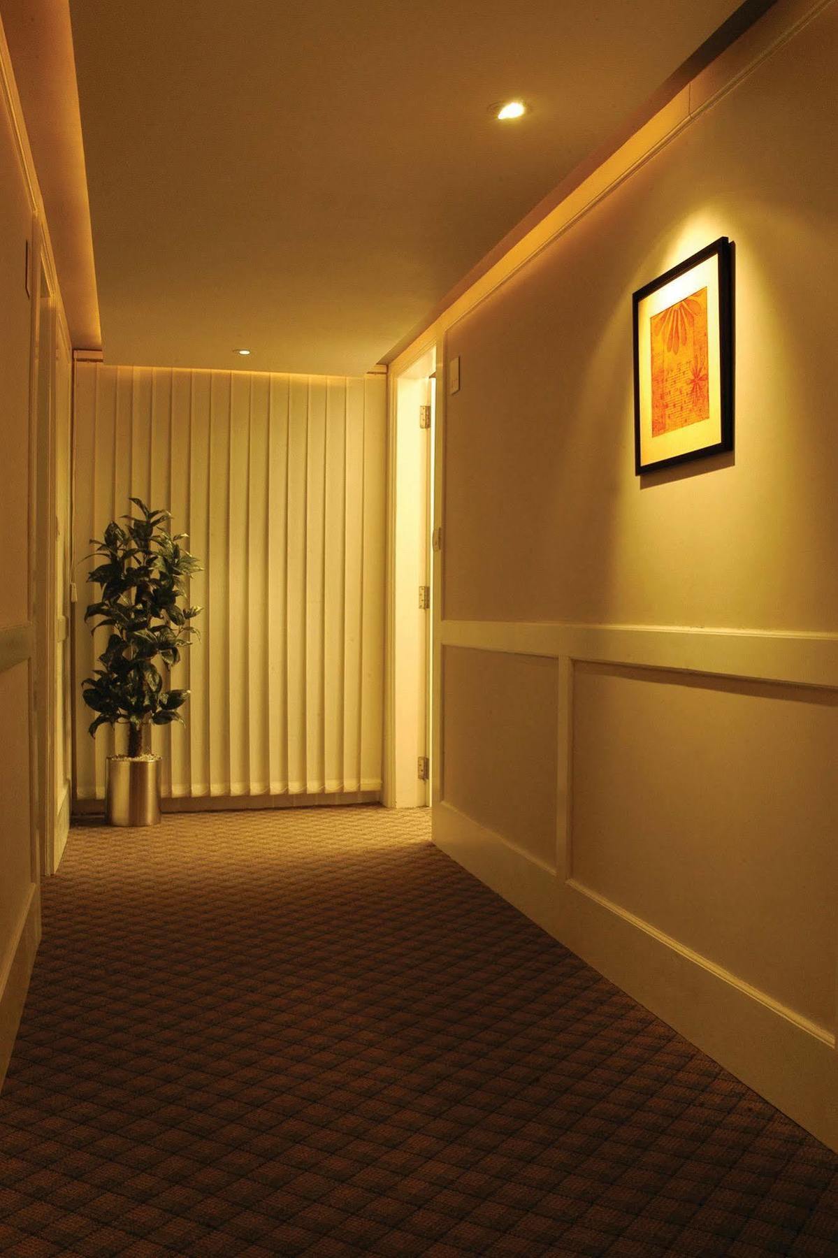Hotel Skylon Ahmadabad Zewnętrze zdjęcie